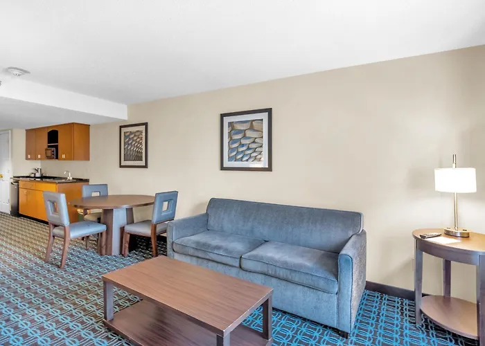 Wingate By Wyndham Chicago Hotel 3*