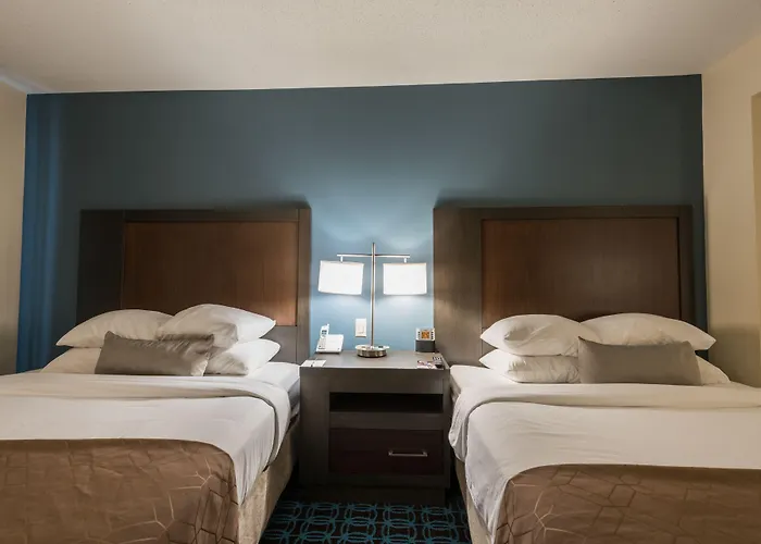 Wingate By Wyndham Chicago Hotel