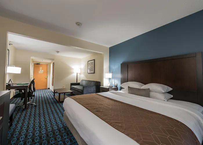 Wingate By Wyndham Chicago Hotel