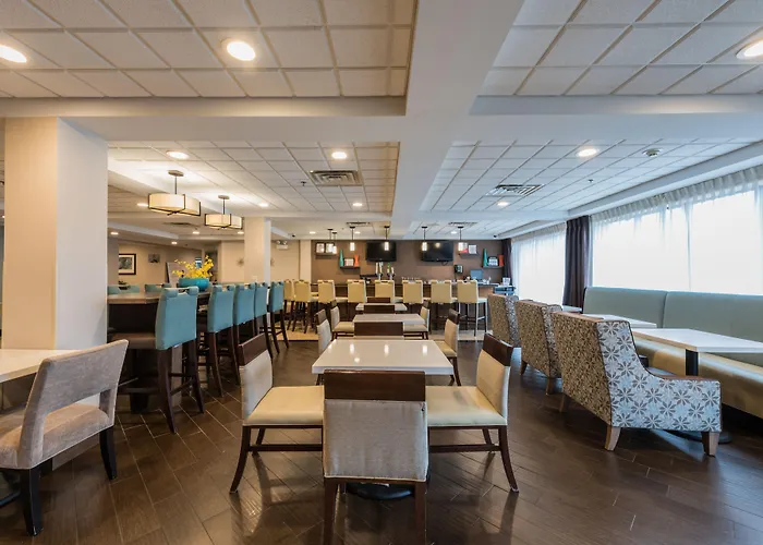 Wingate By Wyndham Chicago Hotel 3*