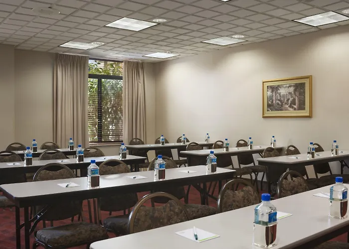 Wingate By Wyndham Chicago 3*