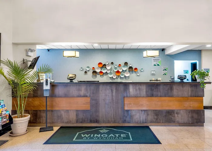 Wingate By Wyndham Chicago Hotel 3*