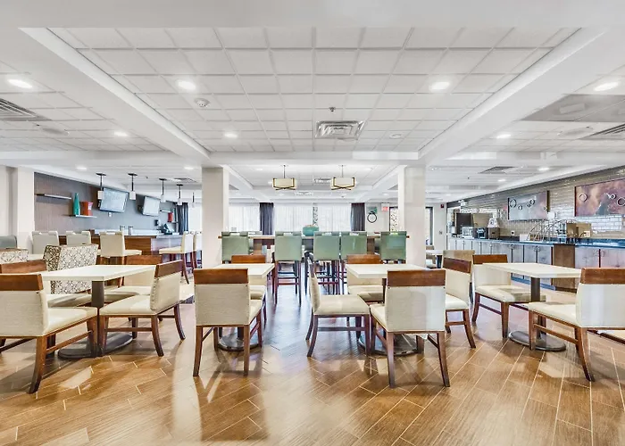 Wingate By Wyndham Chicago Hotel 3*