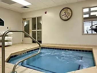 Wingate By Wyndham Chicago Hotel